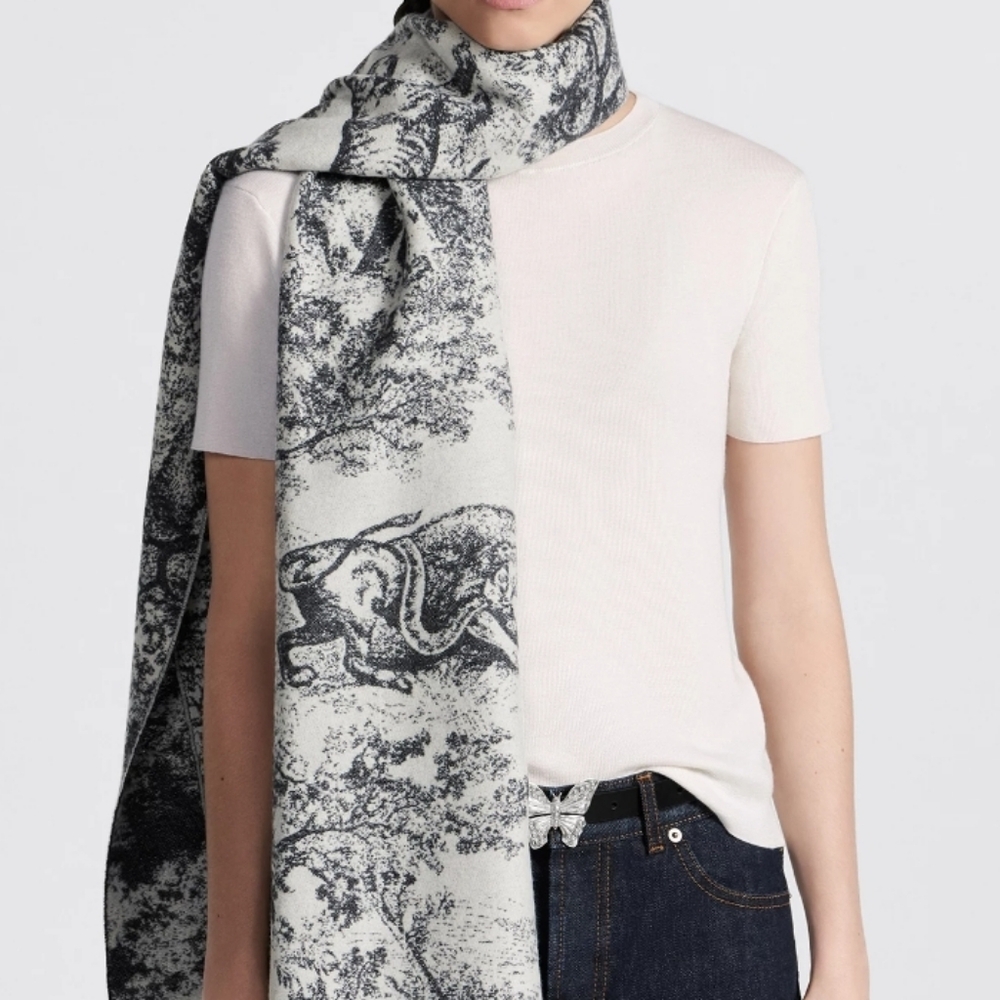 Unisex Animal Forest Pattern Scarf - Picture 1 of 5